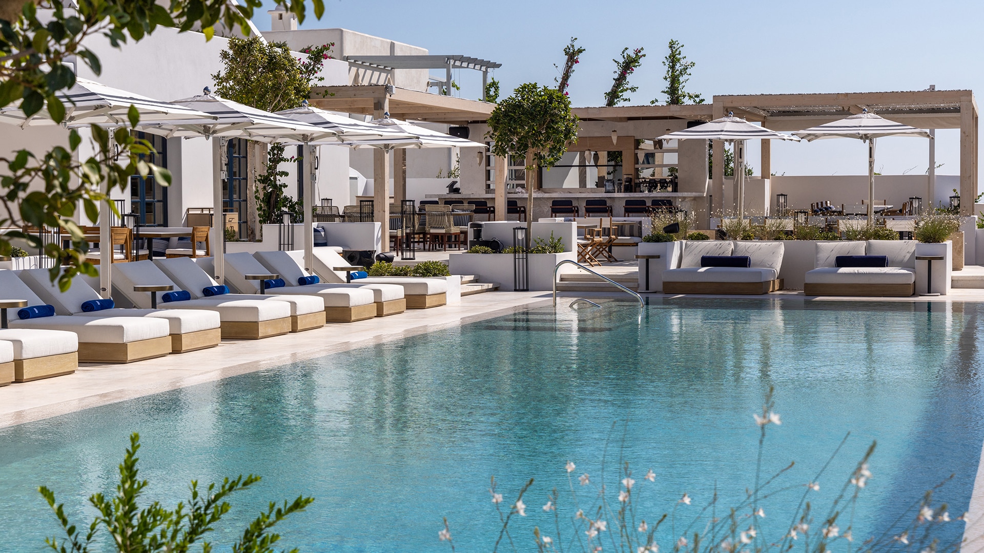 Sandblu pool gallery l 0016 Apnea Restaurant Aqua Pool Sandblu resort